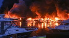 Veliki požar u marini u Medulinu stavljen pod kontrolu: Izgorjelo više od 20 brodica