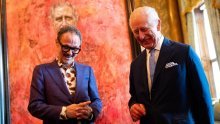 Portret kralja Charlesa izazvao porugu: 'Izgleda kao da se kupa u krvi'