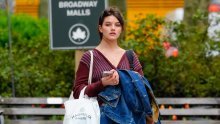 Suri Cruise kreće svojim putem i seli od majke Katie Holmes