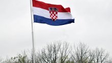 Mladić zapalio zastavu Hrvatske, sve snimljeno i objavljeno na mrežama, sad je u zatvoru