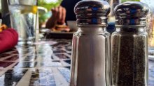 Iz trgovina se povlači začin koji svi koristimo, sadrži čestice plastike