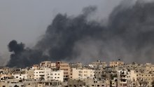 Izrael napao Rafah i sravnio dio Džabalije: Vojska buldožerima uklanjanjala trgovine