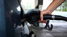Cijene nafte porasle prema 83 dolara, Rusija smanjuje opskrbu