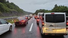 HAK upozorio vozače: Danas su potrebni dodatan oprez i strpljenje