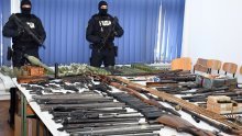 U Sisku zaplijenjen golemi arsenal oružja i uhićeno sedmero ljudi
