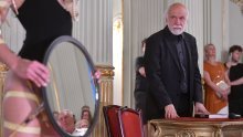 Dimitrije Popović predstavio knjigu 'Žensko tijelo u ogledalu slike', misica izvela performans