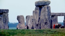 Aktivisti obojali Stonehenge, posjetitelji ih ometali: 'Izuzetno uznemirujuće'