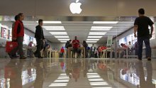 Apple rekordno s prihodima, ali i s nekim iUređajima