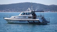 Brodica s komunalnim otpadom potonula kod Suska