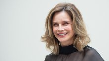 Glumica Ally McBeal zna kako privući pozornost u efektnom chic outfitu