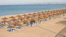 Sve nas 'žulja' gomila ležaljki na plaži: Evo kako su Grci doskočili tom problemu