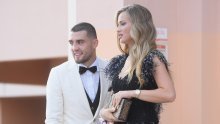 U iščekivanju prinove: Evo kako Mateo Kovačić uživa na Jadranu sa suprugom Izabel