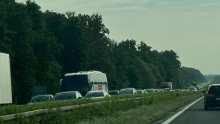 Velike gužve prema moru, nesreća na autocesti A1, vozi se u koloni