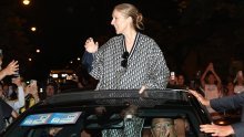 Celine Dion pravi je hit u Parizu: Obožavatelje je bacila u delirij