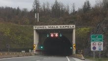 U tunelu Mala Kapela vozilo u kvaru, vjetar otežava promet na drugim dionicama