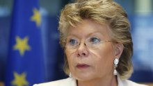 Reding: Croatian gov't is doing harm to Croatia