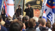 Prosvjednici HDZ-u i SDP-u vikali: 'Izdaja, izdaja!'