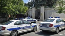 Eksplozivna naprava bačena na studente ispred Rektorata u Novom Sadu: Ima ozlijeđenih