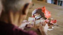 Država sve više troši na mirovine, a umirovljenici nezadovoljni: Pogledajte koliko je lani otišlo iz proračuna