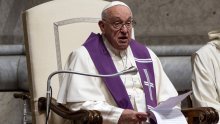 Odustaje od stoljetne prakse: Papa Franjo želi pokop bez pompe i obični drveni lijes