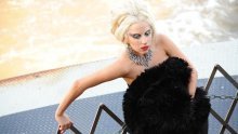 Lady Gaga pola svoje zarade daje tati