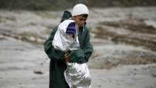 Čak 12.000 izbjeglica u močvari na kiši na makedonskoj granici