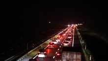 Kilometarska kolona zbog sudara kamiona i kombija kod Sl. Broda