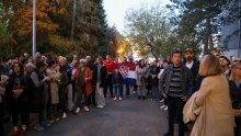 Roditelji prosvjedovali ispred škole, Ministarstvo u svibnju tražilo rješenje?