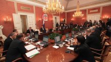 Vlada odlučila: PDV raste na 25 posto!