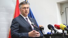 Plenković: Oporbeni zastupnici postaju Putinove pudlice, a SDP bježi od mene