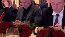 Trump u društvu Elona Muska i šefa UFC-a prati rezultate izbora