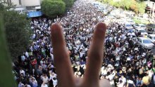 Hatami pozvao na referendum o legitimnosti vlade