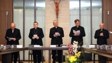 'Muško i žensko stvori ih' - i ukopa Katoličku crkvu