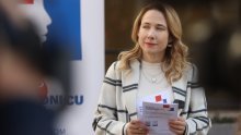 'Država tone, Plenković poručuje da je njemu najteže, a Milanović smišlja slogane'