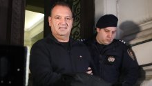 Pozder rezignirano: Perku sam ponudio sto tisuća eura, on me uputio na Caritas