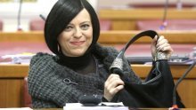 Holy: Nismo ni lijevo ni desno, mi smo naprijed!