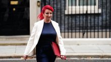 Muke u Downing Streetu: Starmeru pada popularnost, a ministrica prometa podnijela ostavku