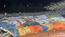 Na izlazu iz Splita prema Solinu izvješena moćna poruka pred Jadranski derbi