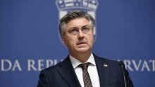 Plenković o trakavici s ustavnim sucima: 'Salto mortale, još jedna blamaža SDP-a'