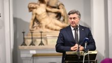 Plenković: 'Potpuno bizarna situacija, takav cirkus još nismo imali'