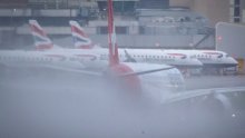 Oluja Darragh paralizirala Britaniju: Nema struje, problemi u zračnim lukama, otkazuju se utakmice...