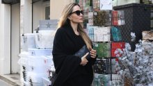 O 'ružnoj' obući Angeline Jolie danima se govori, ali ona ne odustaje...