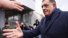 Dodik podvrgnut operaciji jednjaka u Beogradu; stanje mu je stabilno