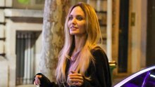 Chic u Parizu: Angelina Jolie spojila nespojivo u božićnom šopingu sa sinom