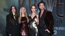 Aaron Taylor-Johnson u zagrljaju 23 godina starije supruge i njezinih kćeri