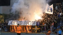 U Šibeniku napao mlade navijače Hajduka koji su željeli kupiti ulaznice za derbi na Šubićevcu; policija ga privela