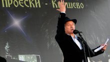 Spomen kuća s voštanim figurama preminulog pjevača