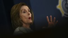 Nancy Pelosi završila u bolnici tijekom službenog putovanja u Luksemburg