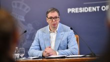 Vučić kaže da iza studentskih prosvjeda stoje svjetski moćnici zbog Rezolucije o Srebrenici