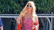 Jessica Simpson vraća se u glazbene vode, ali svi pričaju o njezinom izgledu